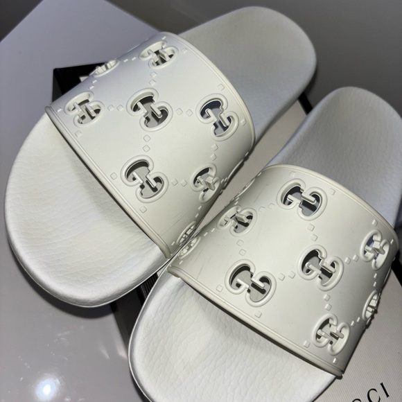 Gucci Embossed White Slide Sandals - Picture 2 of 5